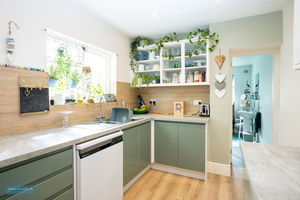 Kitchen- click for photo gallery